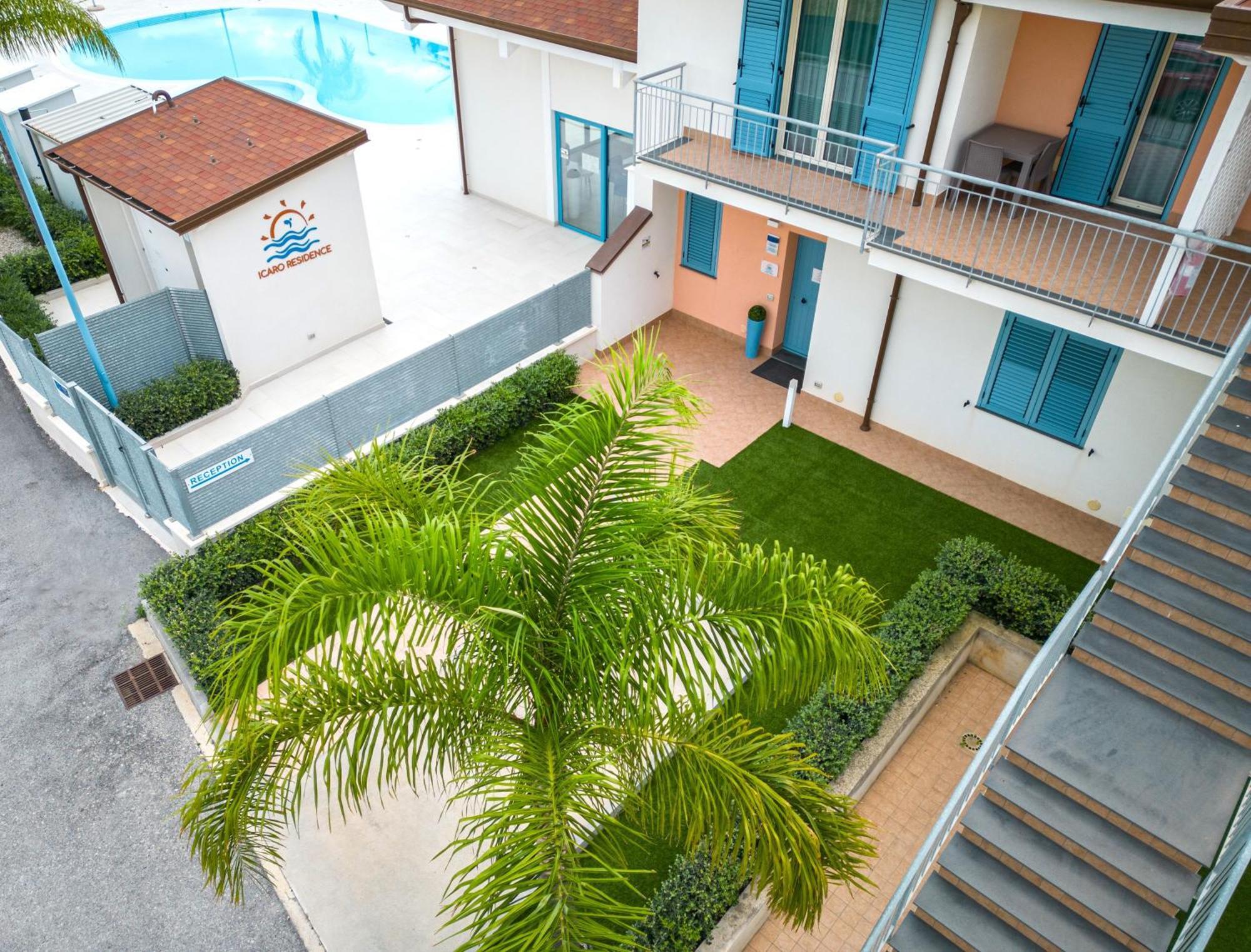 Icaro Residence Apartments With A Beautiful Pool SantʼAgata di Militello Kültér fotó