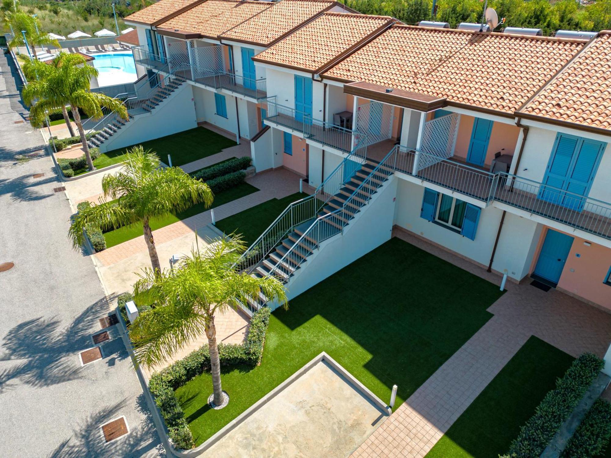 Icaro Residence Apartments With A Beautiful Pool SantʼAgata di Militello Kültér fotó