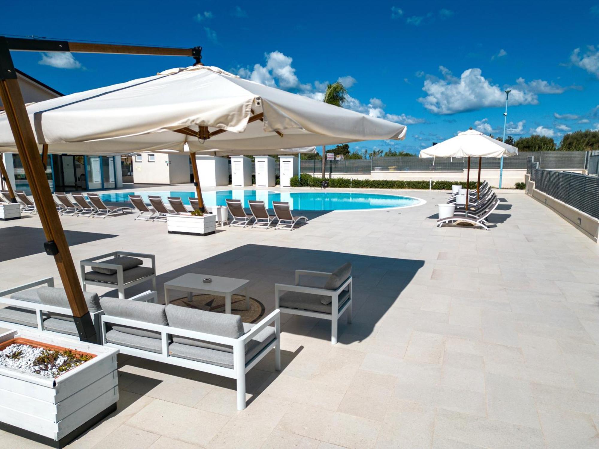 Icaro Residence Apartments With A Beautiful Pool SantʼAgata di Militello Kültér fotó