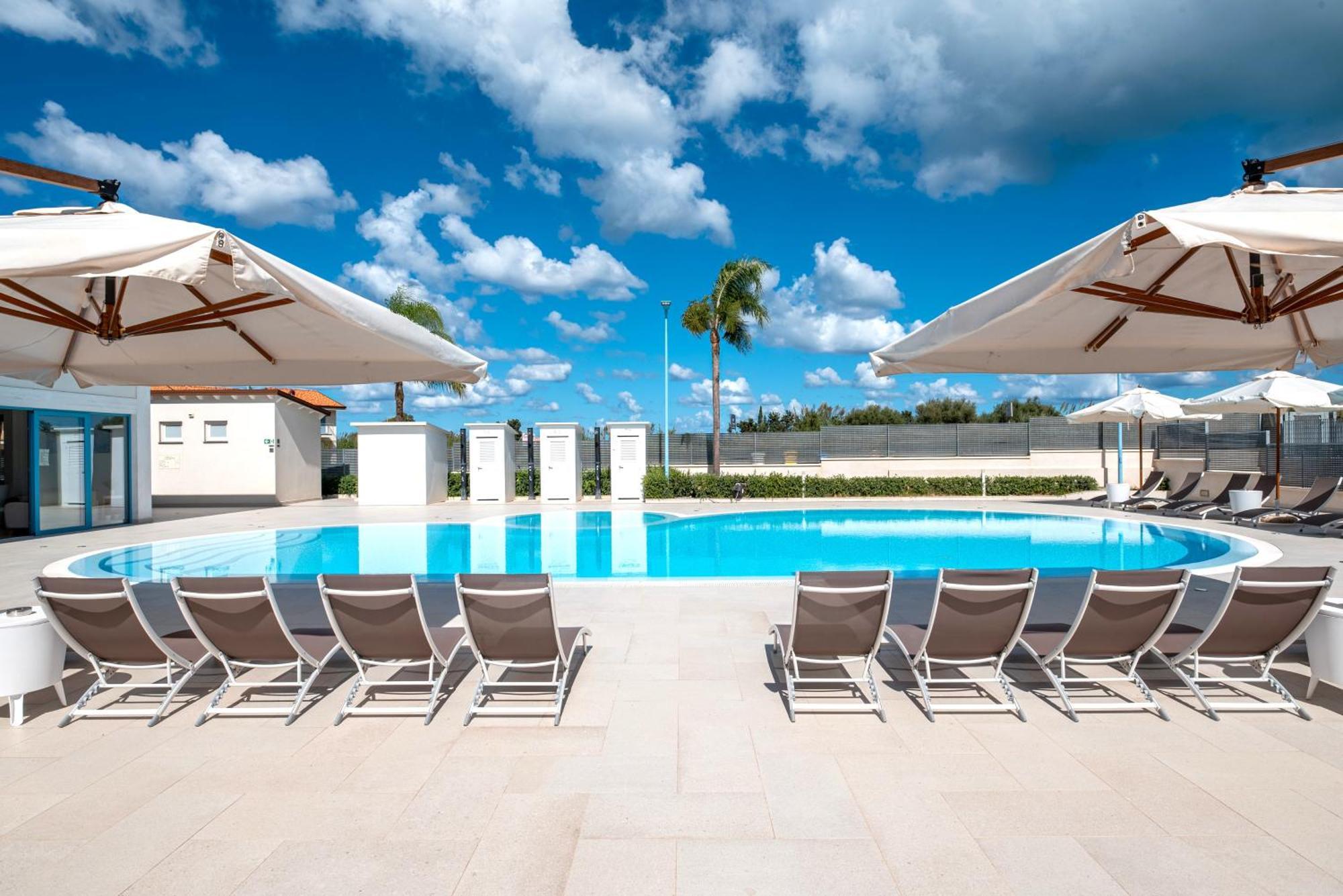 Icaro Residence Apartments With A Beautiful Pool SantʼAgata di Militello Kültér fotó
